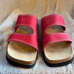 Eddie Bauer womans red slip on
sandal Cork Sole Size 7 1/2